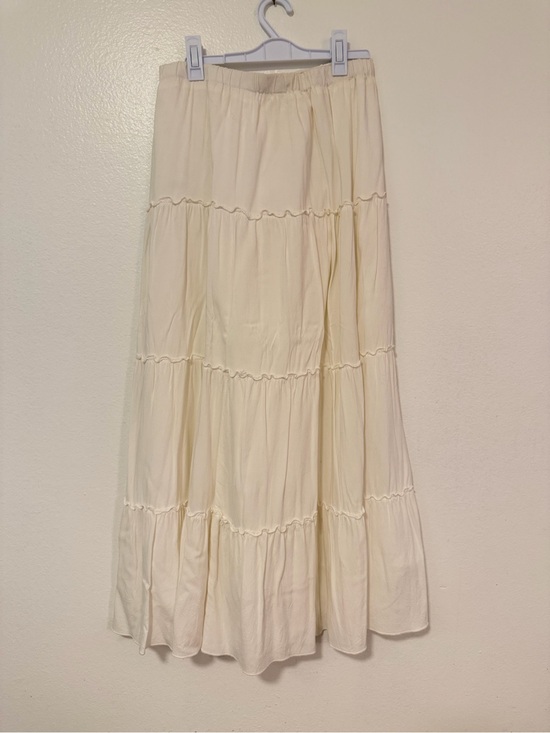Brandy Melville Dresses & Skirts - Brandy Melville White Tiered Maxi Skirt